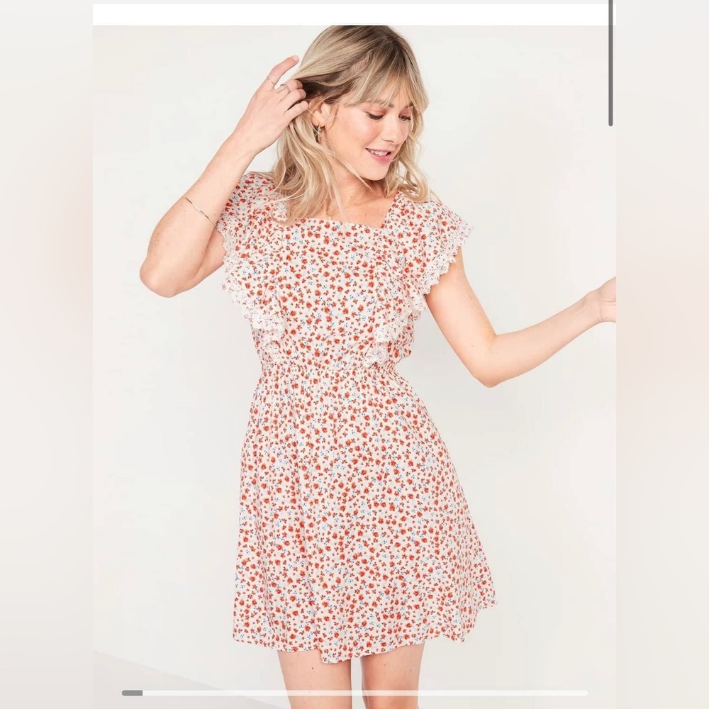 Old Navy Flutter Sleeve Dress with Ruffles. XXL EUC.